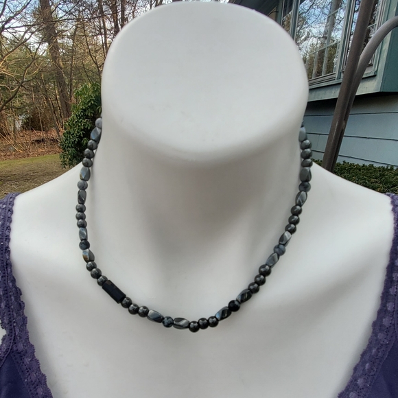 Magnetic therapy hematite necklace - Picture 2 of 3